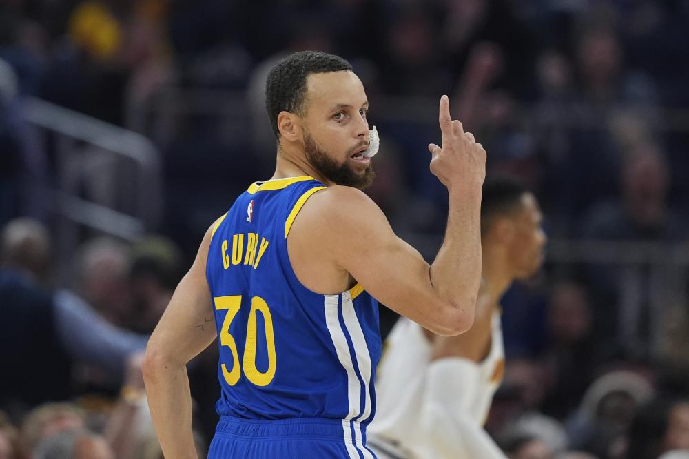 “文旅杯”第一届城市游泳公开赛在济南奥体中心开赛.